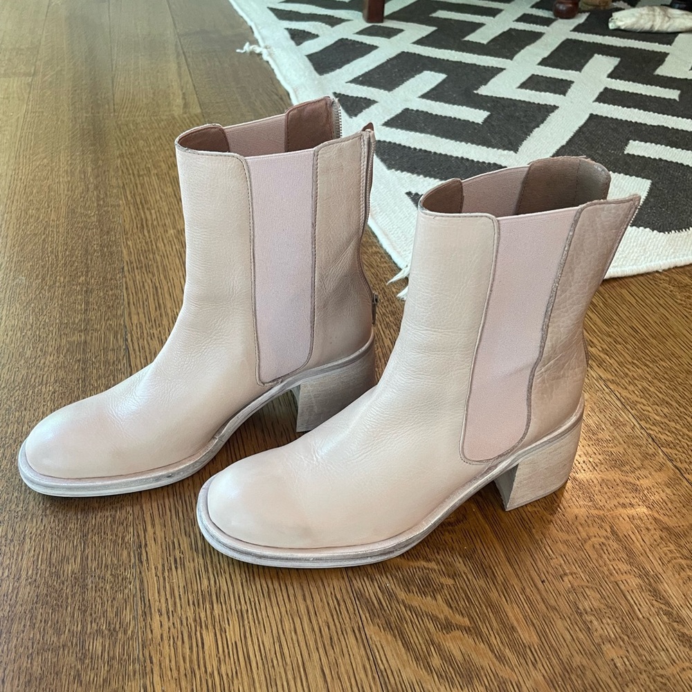Free people essential Chelsea boot size 38